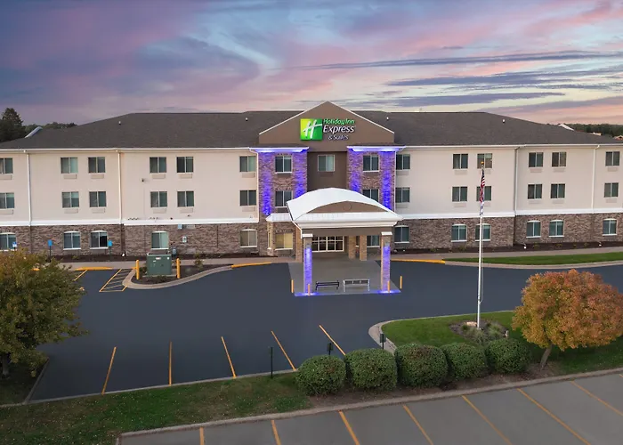 Holiday Inn Express & Suites Clinton By Ihg